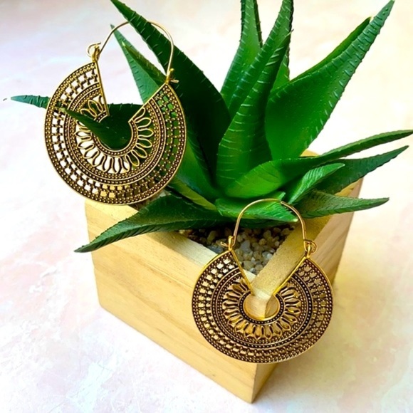 NEW Antique Gold Bohemian Round Statement Earrings Boutique - Picture 8 of 8